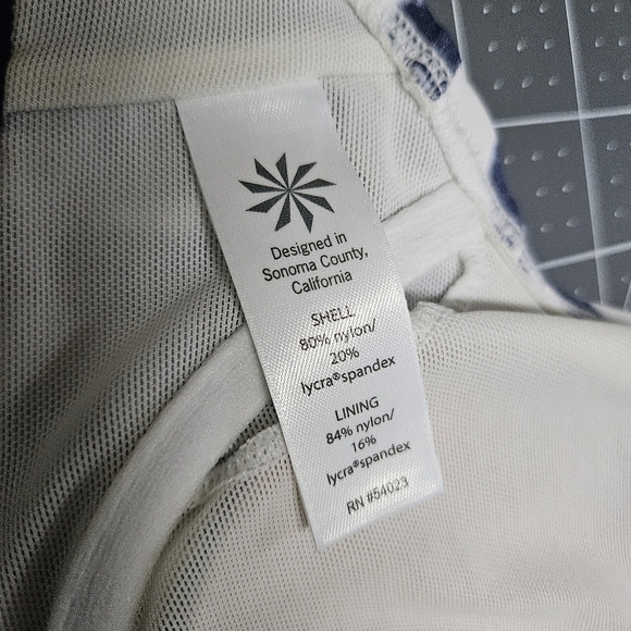 Athleta Wave Break Tie-Dye Navy Bikini Halter V-Neck Top 32 B/C - Picture 8 of 9